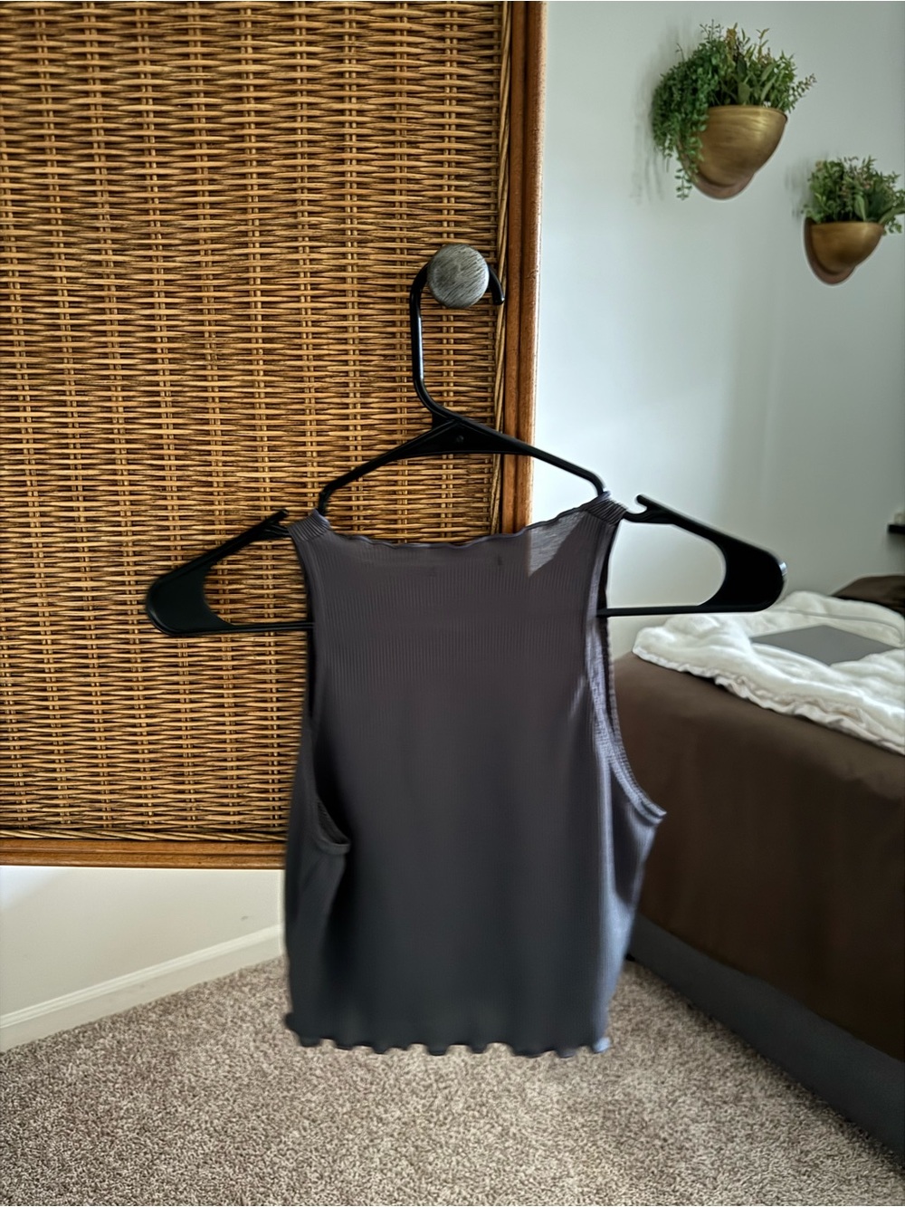 PrettyLittleThing Charcoal Ribbed Crop Tank - Picture 2 of 2